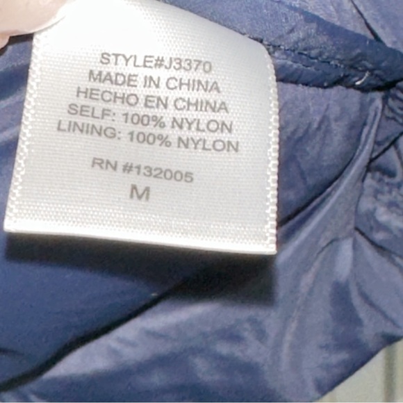 Entro Navy Hooded Puffer Vest Medium - Picture 14 of 15